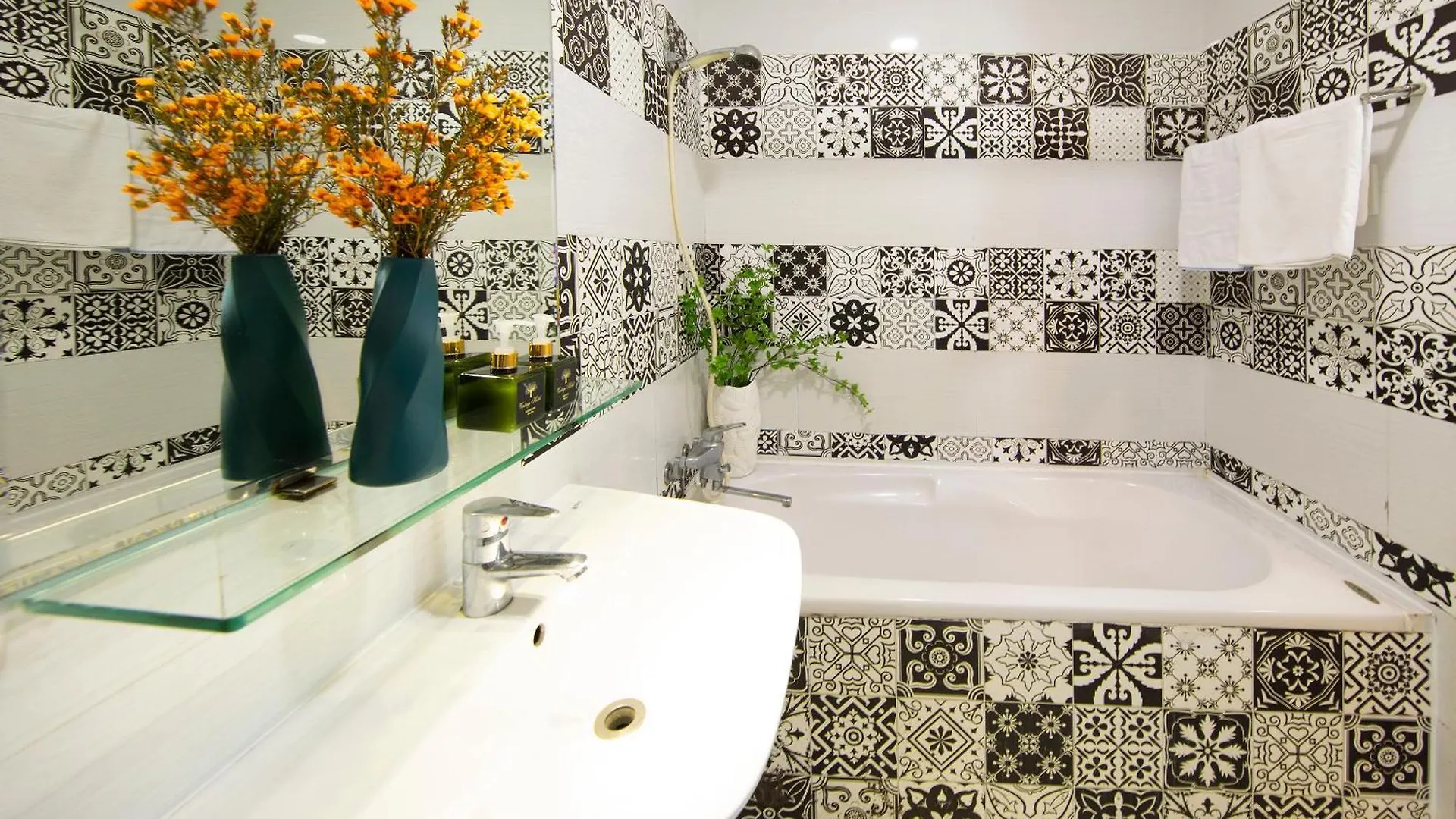 ***  Vintage Boutique Hotel & Spa Ho Chi Minh City Vietnam